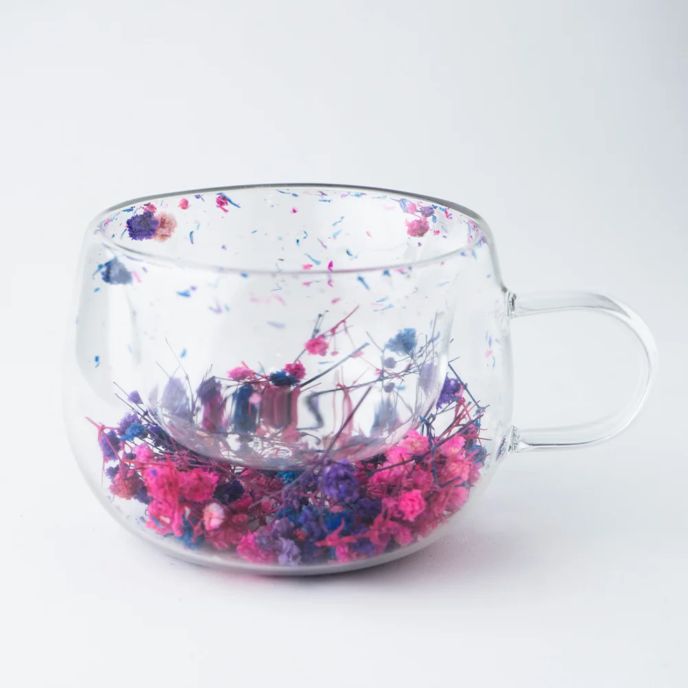 caneca-de-vidro-duplo-com-flores-secas-colorida