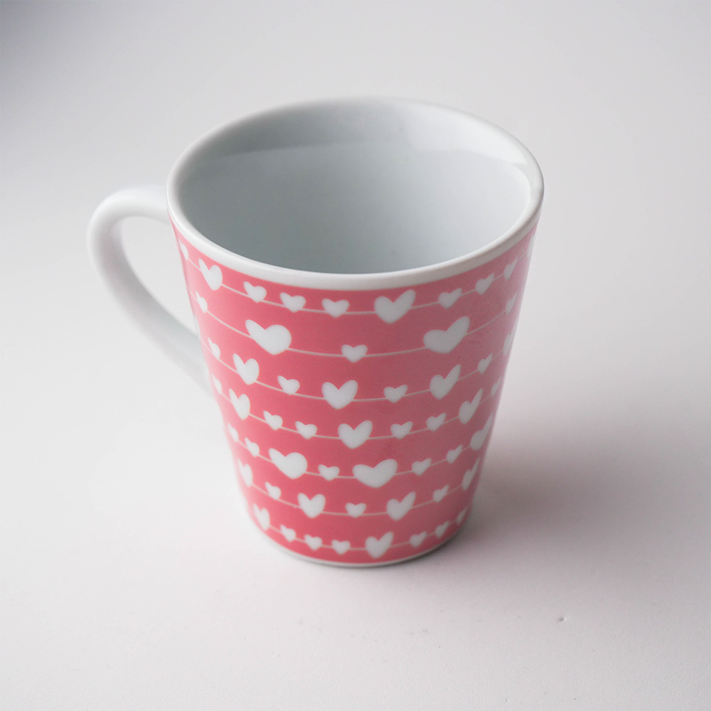 par-canecas-tulipa-rosa-linhas-coracao-dueto